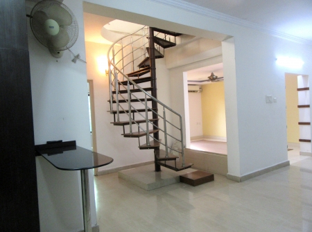 4) Li Id 201 - Steps for First Floor.JPG